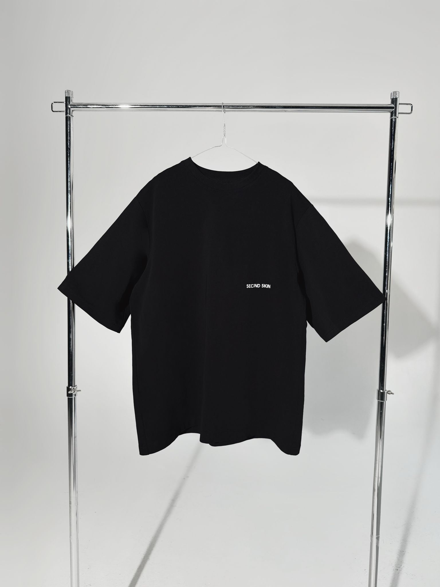 ESSENTIAL OVERSIZED T SHIRT ONYX FRONT